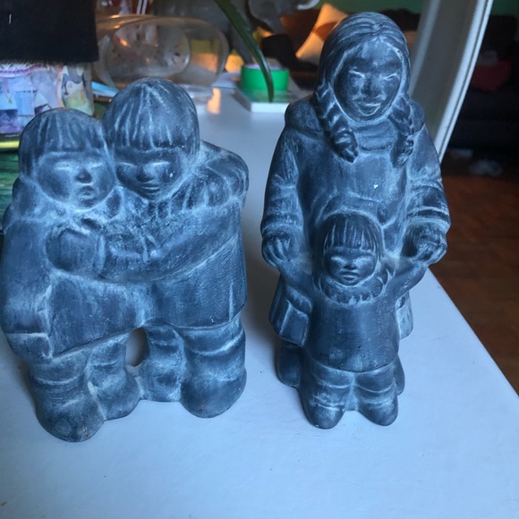 3 Inuit figurines, 2 by Diehl and the other is signed Scott 1979, - Picture 5 of 11